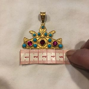 Antique style pendant